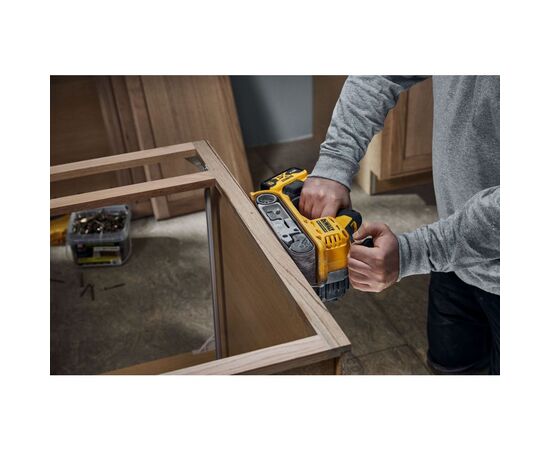  Эксцентриковая шлифмашина DeWalt DCW220NT-XJ 825Вт аккум. жестк.кейс 