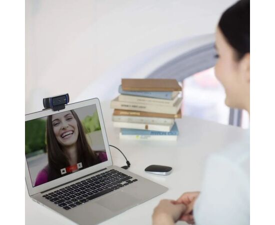  Web камера Logitech HD Pro C920 (960-000998) черный 